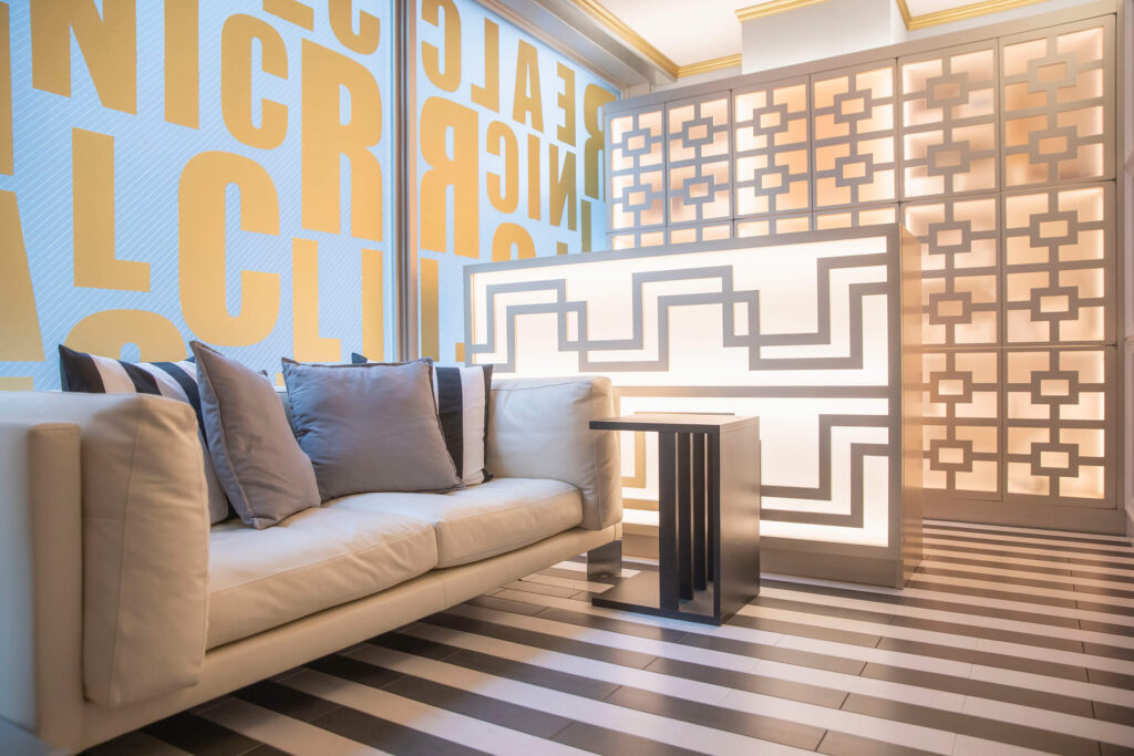 リアルクリニックの院内 受付 待合室