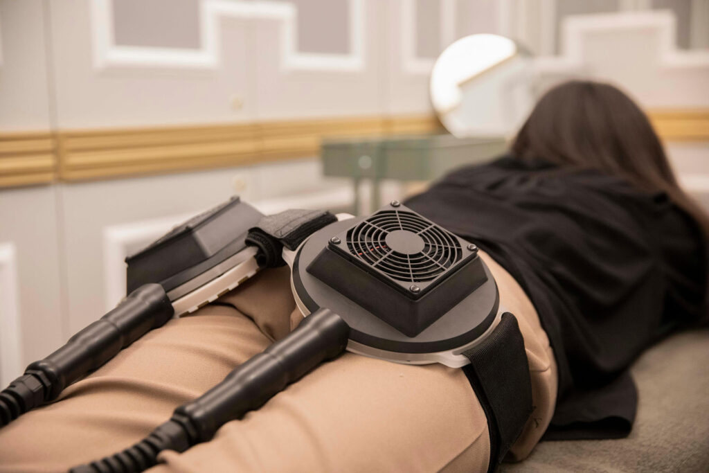 リアルクリニックの医療機器 TESLA Former